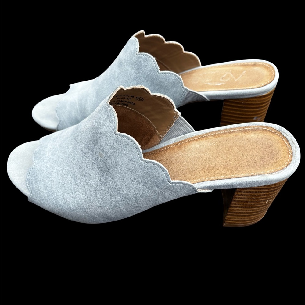 Aerosoles A2 Heel Rest Women’s Slides. Beautiful Scalloped Trim In Light Blue. - Picture 5 of 11